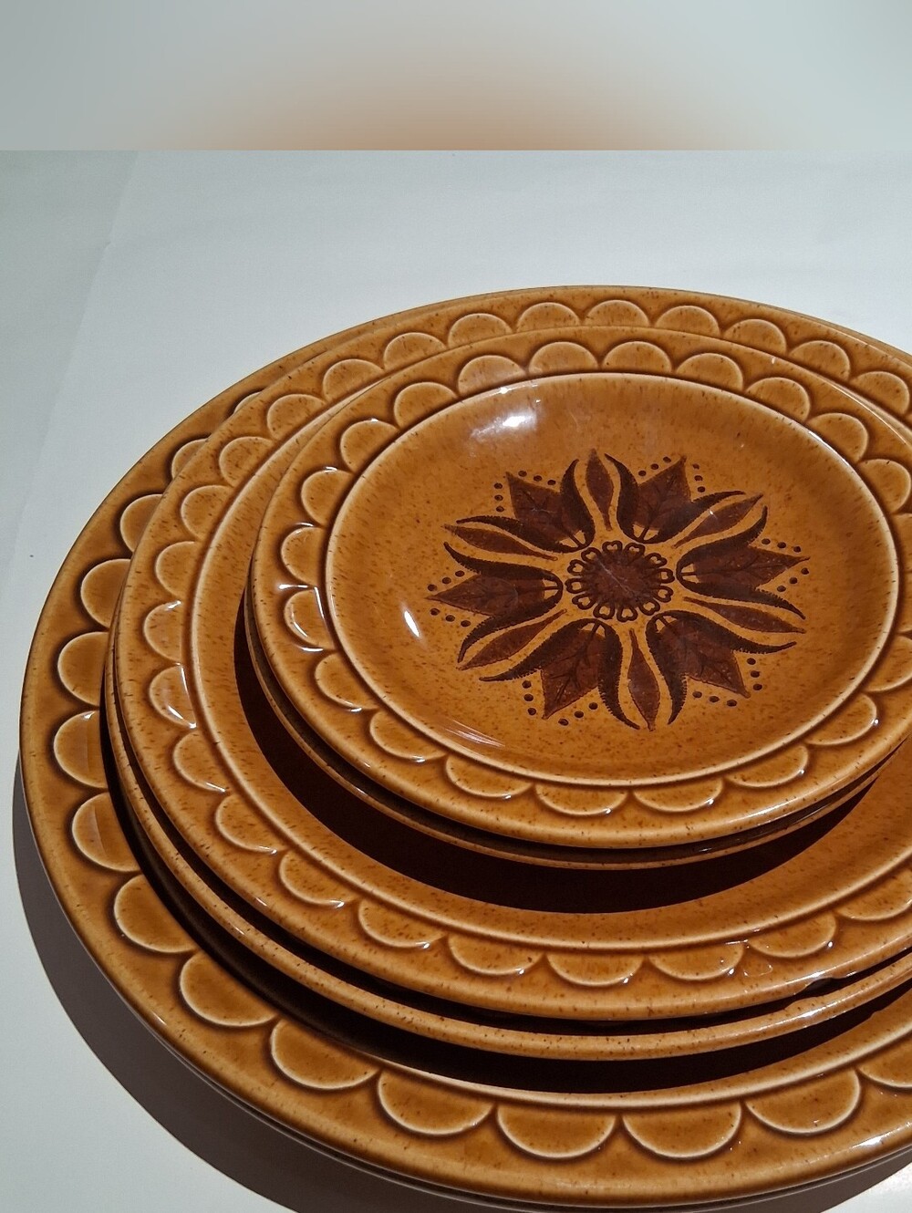 Homer Laughlin Golden Harvest Stoneware 6 Piece Set